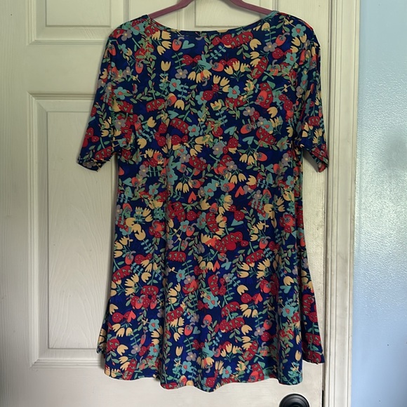 Lularoe brightly colored floral a line short sleeve t-shirt size medium - Picture 2 of 4